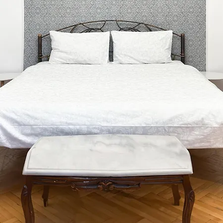 Teodora アパート *