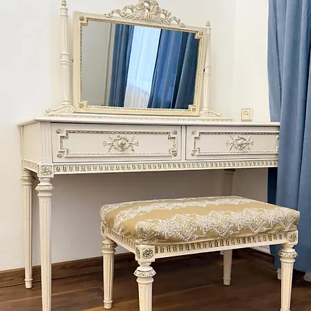 Teodora リヴィウ